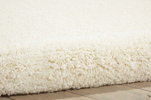 Homeroots 5' X 7' Ivory Shag Area Rug  Polypropylene 556085