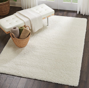 Homeroots 5' X 7' Ivory Shag Area Rug  Polypropylene 556085