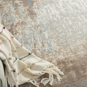 Homeroots 5' X 7' Gray And Ivory Abstract Non Skid Area Rug  Polypropylene 556214