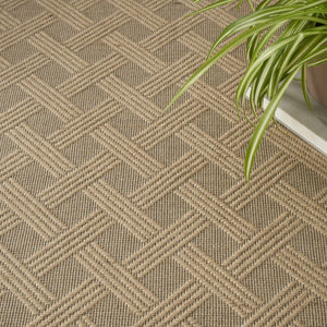 HomeRoots 8' Natural Geometric Flatweave Area Rug with Fringe - Durable, Stylish, Non-Slip Design for Any Room 8' X 10' 556242