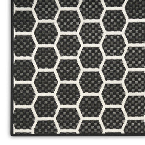 HomeRoots 9' X 12' Black and Ivory Geometric Rug – Versatile Indoor/Outdoor Flatwoven Design for Modern Spaces 556311
