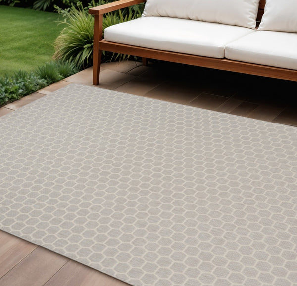 HomeRoots 9' X 12' Gray and Ivory Geometric Area Rug - Stylish Indoor/Outdoor Design for Easy Maintenance & Durability 556326