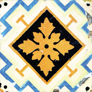 Homeroots 12" Gold Snowflake Peel And Stick Removable Tiles - Transform Your Space With Stylish Design! 12" X 12" Vinyl 556445