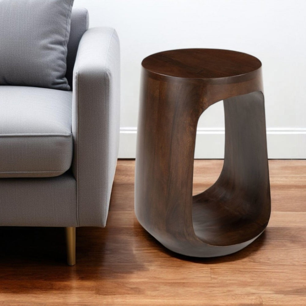 HomeRoots 18" Walnut Solid Wood Round Pedestal End Table - Chic Accent Table for Modern Living Spaces & Style 556508