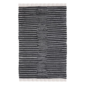 Homeroots 3' Black And White Striped Handmade Area Rug - Unique Indoor Outdoor Design With Fringed Tassels  Cotton Blend 557106