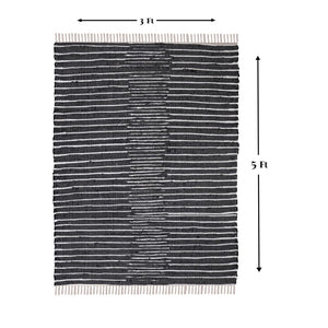 Homeroots 3' Black And White Striped Handmade Area Rug - Unique Indoor Outdoor Design With Fringed Tassels  Cotton Blend 557106