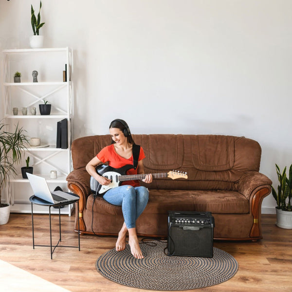 Homeroots 6' Hand Woven Natural & Black Jute Round Rug - Artisan Crafted, Unique Geometric Design For Home Decor  Jute 557130