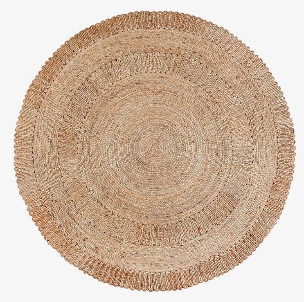 Homeroots 6' Natural Jute Geometric Hand Braided Round Rug - Stylish Home Accent For Warmth And Visual Appeal  Jute 557131