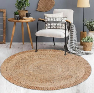 Homeroots 6' Natural Jute Geometric Hand Braided Round Rug - Stylish Home Accent For Warmth And Visual Appeal  Jute 557131