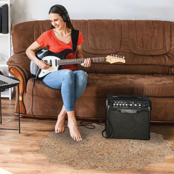 Homeroots 6' Natural Jute Geometric Hand Braided Round Rug - Stylish Home Accent For Warmth And Visual Appeal  Jute 557133