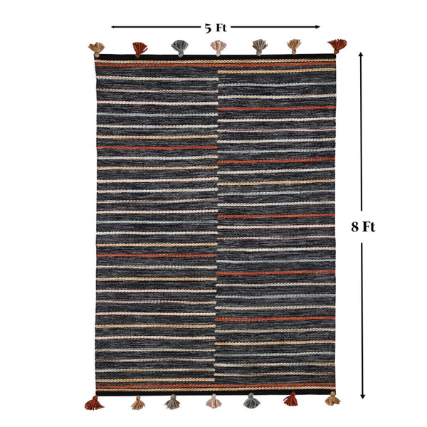 Homeroots 5' Gray And Orange Geometric Hand Woven Area Rug – Stylish, Stain Resistant, Unique Artisan Craftsmanship  Polyester 557172