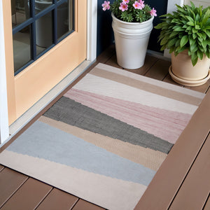 Homeroots 3' Black And Red Geometric Hand Woven Area Rug - Stylish Stain Resistant Indoor Outdoor Accent  Polyester 557178