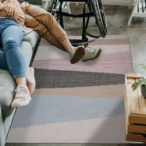 Homeroots 4' Black And Red Geometric Handmade Area Rug - Stylish, Stain-resistant Design For Indoor & Outdoor Use  Polyester 557179