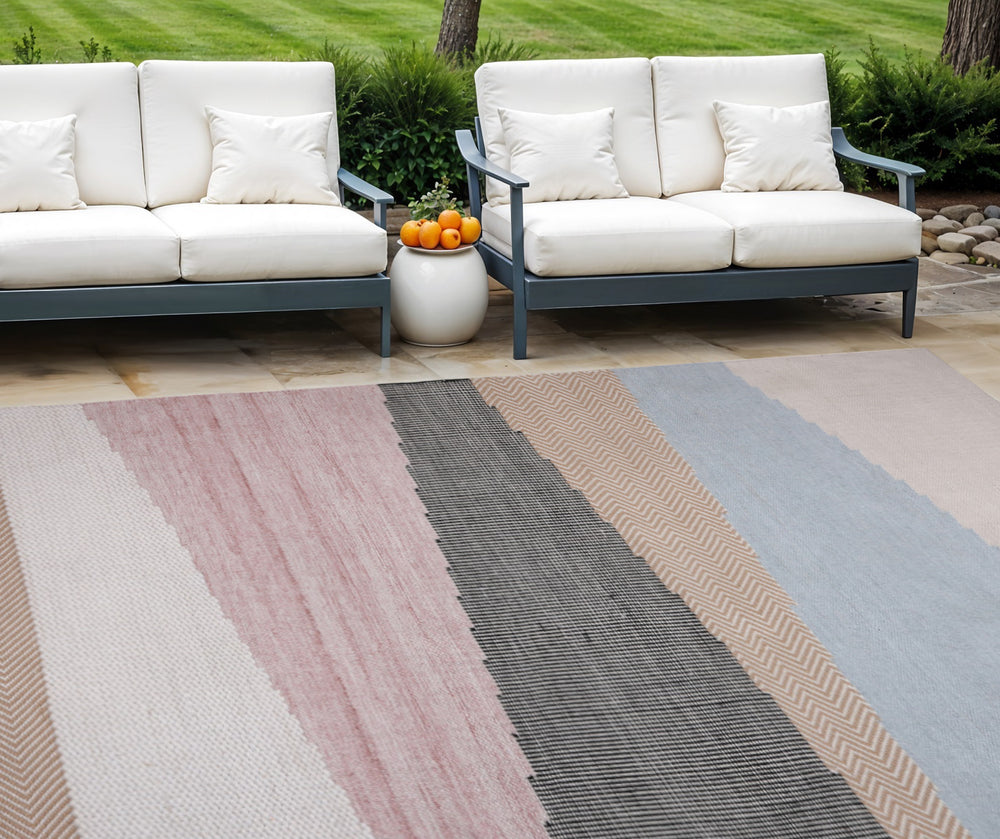 Homeroots 8' X 10' Stunning Black And Red Geometric Hand Woven Area Rug - Stain Resistant, Artisan Crafted Elegance  Polyester 557181