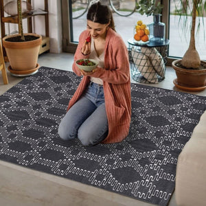 Homeroots 8' X 10' Gray Geometric Hand Woven Area Rug - Stylish, Stain-resistant Addition For Any Home Decor  Polyester 557185