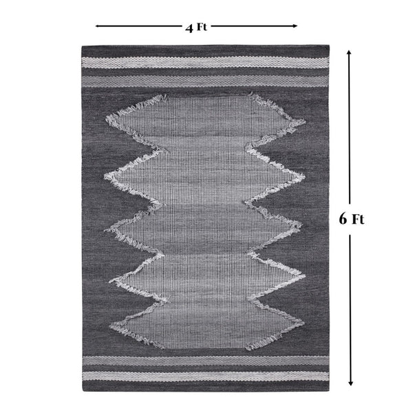 Homeroots 4' X 6' Gray Geometric Handmade Area Rug – Stylish, Stain-resistant Design For Indoor & Outdoor Spaces  Polyester 557187