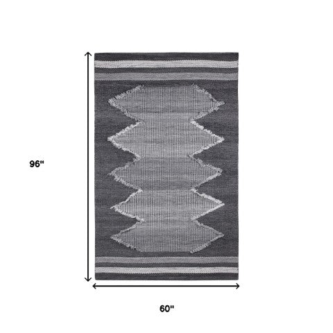 Homeroots 5' Stylish Gray Geometric Handmade Area Rug For Indoor & Outdoor Spaces - Stain Resistant & Unique  Polyester 557188