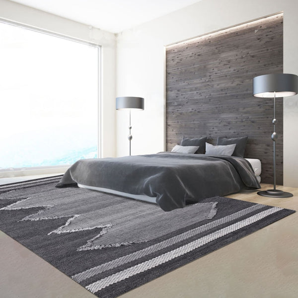 Homeroots 8' X 10' Gray Geometric Hand Woven Area Rug - Stylish, Stain Resistant, Perfect For Indoor & Outdoor Use  Polyester 557189