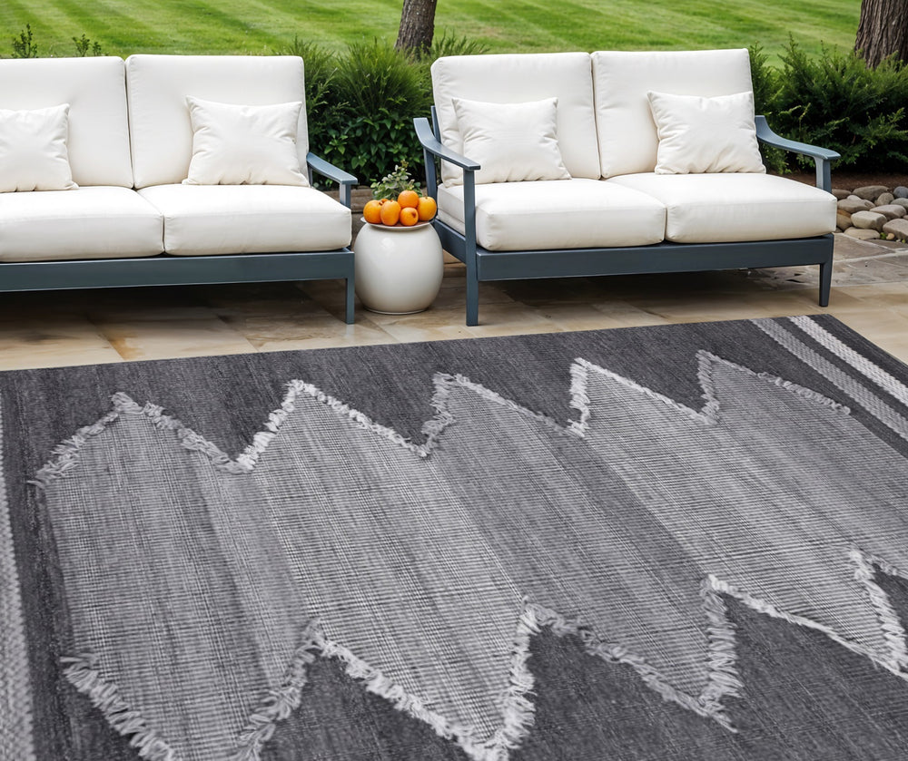 Homeroots 8' X 10' Gray Geometric Hand Woven Area Rug - Stylish, Stain Resistant, Perfect For Indoor & Outdoor Use  Polyester 557189