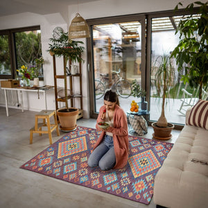 Homeroots 3' Black And Red Geometric Hand Woven Area Rug - Stylish Stain Resistant Indoor Outdoor Accent  Polyester 557198