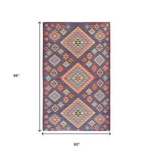 Homeroots 5' Black And Red Geometric Hand Woven Area Rug - Stylish, Stain Resistant Design For Indoor & Outdoor Use  Polyester 557200