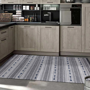 Homeroots 5' Blue Patchwork Handmade Area Rug – Stylish, Stain Resistant, Unique Design For Indoor & Outdoor Use  Polyester 557204