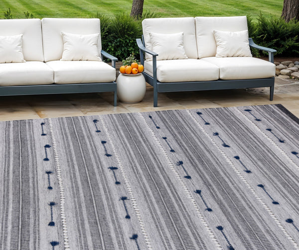 Homeroots 8' Blue Patchwork Hand Woven Area Rug - Stain Resistant, Unique Artisan Design For Stylish Spaces  Polyester 557205