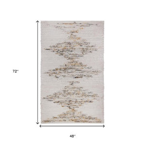 Homeroots 4' X 6' Beige Geometric Handmade Area Rug – Stain-resistant, Unique Design For Indoor & Outdoor Use  Polyester 557207