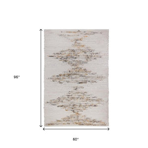 Homeroots 5' Beige Geometric Handmade Area Rug - 5x8 Durable, Stain-resistant Design For Indoor & Outdoor Use  Polyester 557208