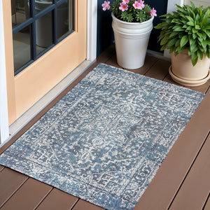 Homeroots 3' Gray Geometric Handmade Indoor-outdoor Area Rug - Stylish, Stain-resistant, Unique Artisan Craftsmanship  Polyester 557218