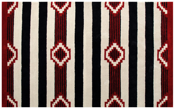 Homeroots 8' X 11' Ivory And Black Southwestern Hand Tufted Non Skid Area Rug  Wool 558181