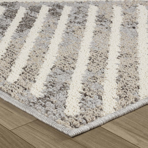 Homeroots 5' X 8' Gray And Beige Abstract Distressed Area Rug  Polypropylene 558375