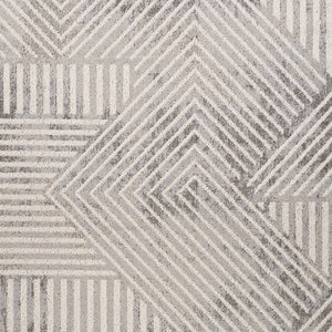 Homeroots 5' X 8' Gray And Beige Abstract Distressed Area Rug  Polypropylene 558375