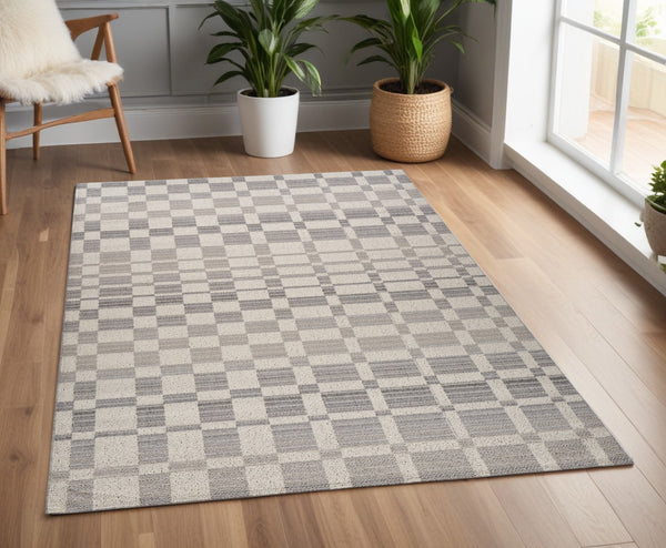 Homeroots 4' X 6' Gray And Beige Checkered Distressed Area Rug  Polypropylene 558389