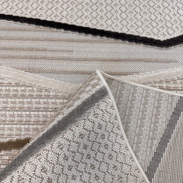 HomeRoots 5' Abstract Area Rug in Gray, Brown & Beige - Durable, Stain-Resistant Design for Modern Spaces 5' X 8' 558404
