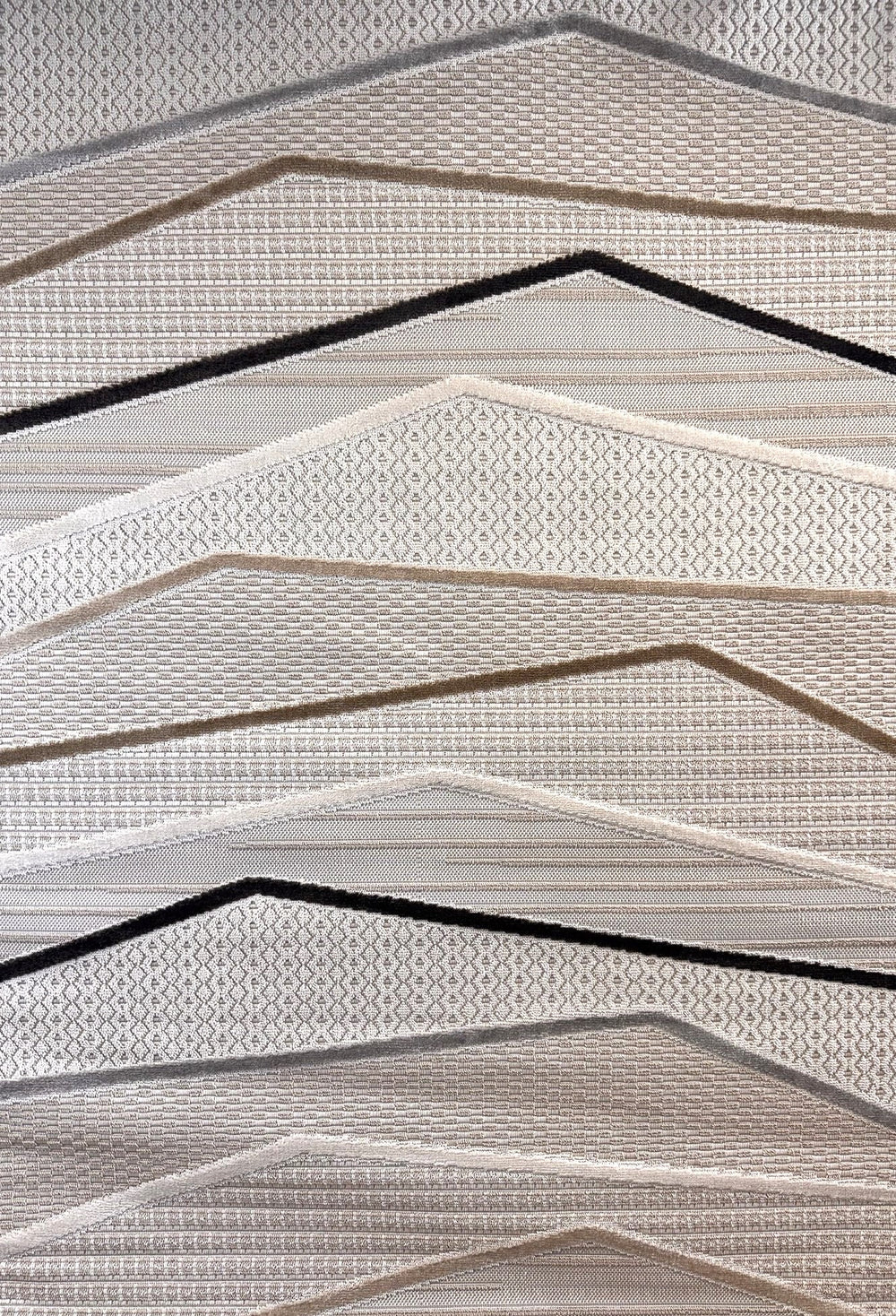 Homeroots 7' X 10' Gray Brown And Beige Abstract Area Rug  Polyester 558405