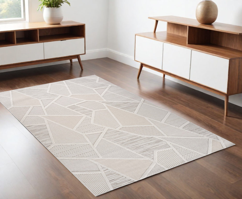 Homeroots 4' X 6' Cream And Beige Geometric Distressed Area Rug  Polyester 558407