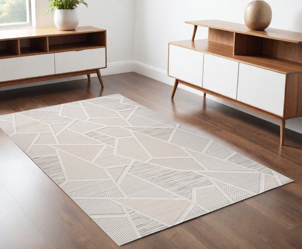 Homeroots 4' X 6' Cream And Beige Geometric Distressed Area Rug  Polyester 558407