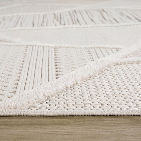 HomeRoots 5' Cream and Beige Geometric Distressed Area Rug – Timeless Style for Any Room with Easy Maintenance 7' X 10' 558409