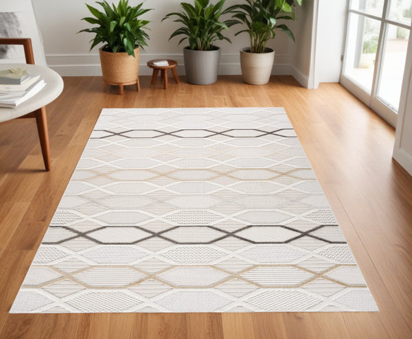 Homeroots 4' X 6' Cream And Beige Abstract Distressed Area Rug  Polyester 558415
