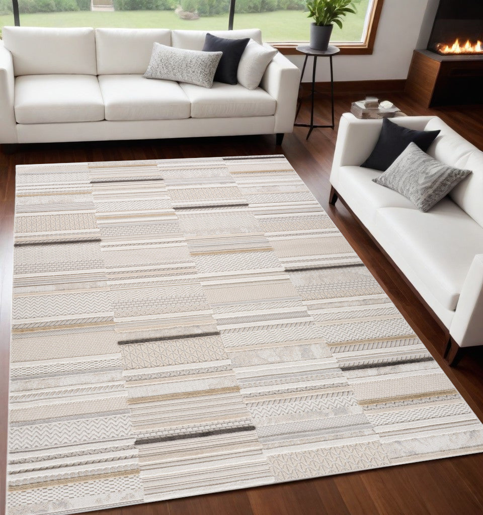 Homeroots 5' X 8' Gray And Beige Abstract Distressed Area Rug  Polyester 558424