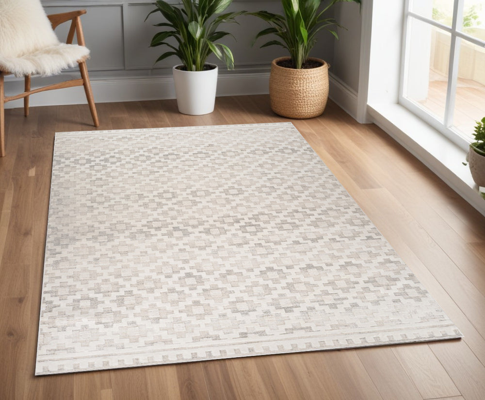 Homeroots 4' X 6' Cream And Beige Moroccan Area Rug  Polyester 558441