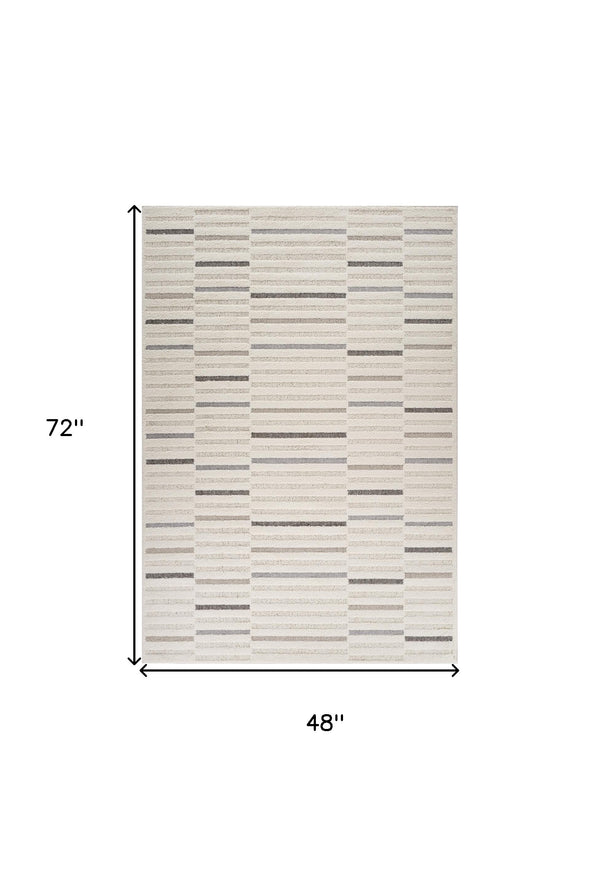 Homeroots 4' X 6' Gray And Cream Abstract Distressed Area Rug  Polypropylene 558464