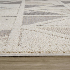 Homeroots 5' X 8' Gray And Cream Geometric Distressed Area Rug  Polypropylene 558480