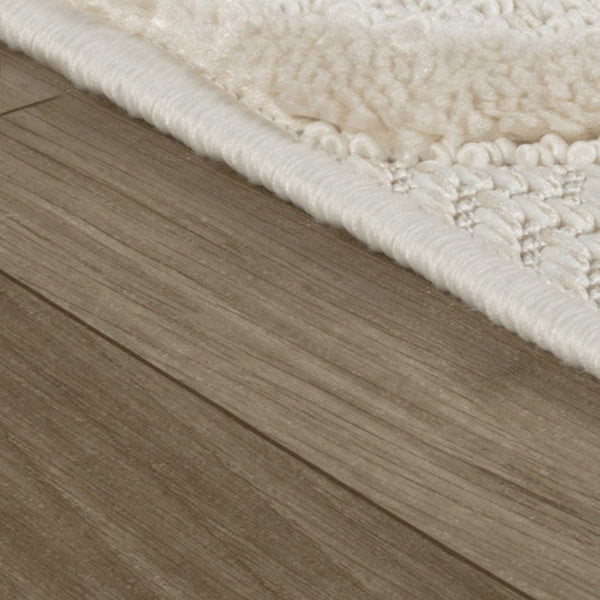 Homeroots 4' X 6' Cream And Beige Geometric Distressed Area Rug  Polyester 558484