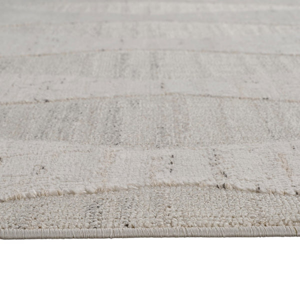 Homeroots 4' X 6' Cream And Beige Geometric Distressed Area Rug  Polyester 558490