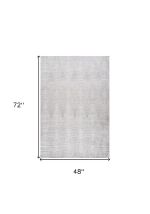 Homeroots 4' X 6' Gray And Ivory Geometric Distressed Area Rug  Polyester 558496