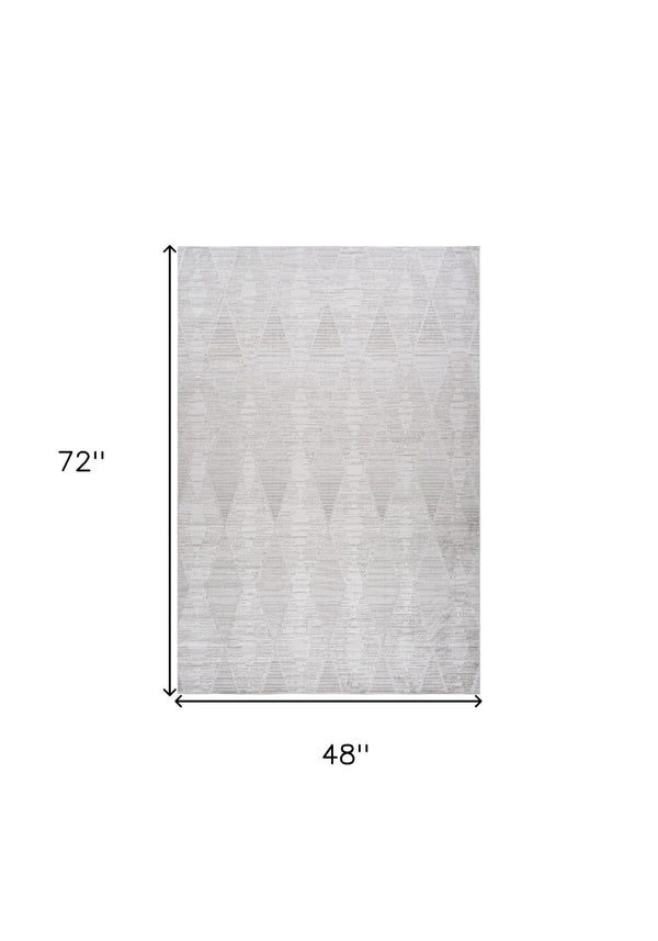 Homeroots 4' X 6' Gray And Ivory Geometric Distressed Area Rug  Polyester 558496