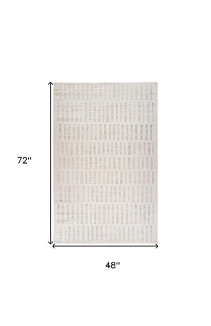 Homeroots 4' X 6' Gray And Beige Geometric Distressed Area Rug  Polyester 558514