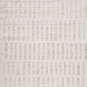 Homeroots 5' X 8' Gray And Beige Geometric Distressed Area Rug  Polyester 558515